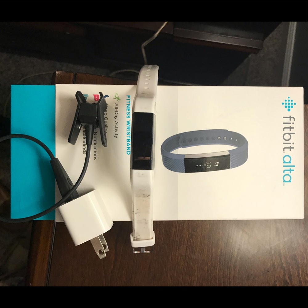 Fitbit Alta - image 1